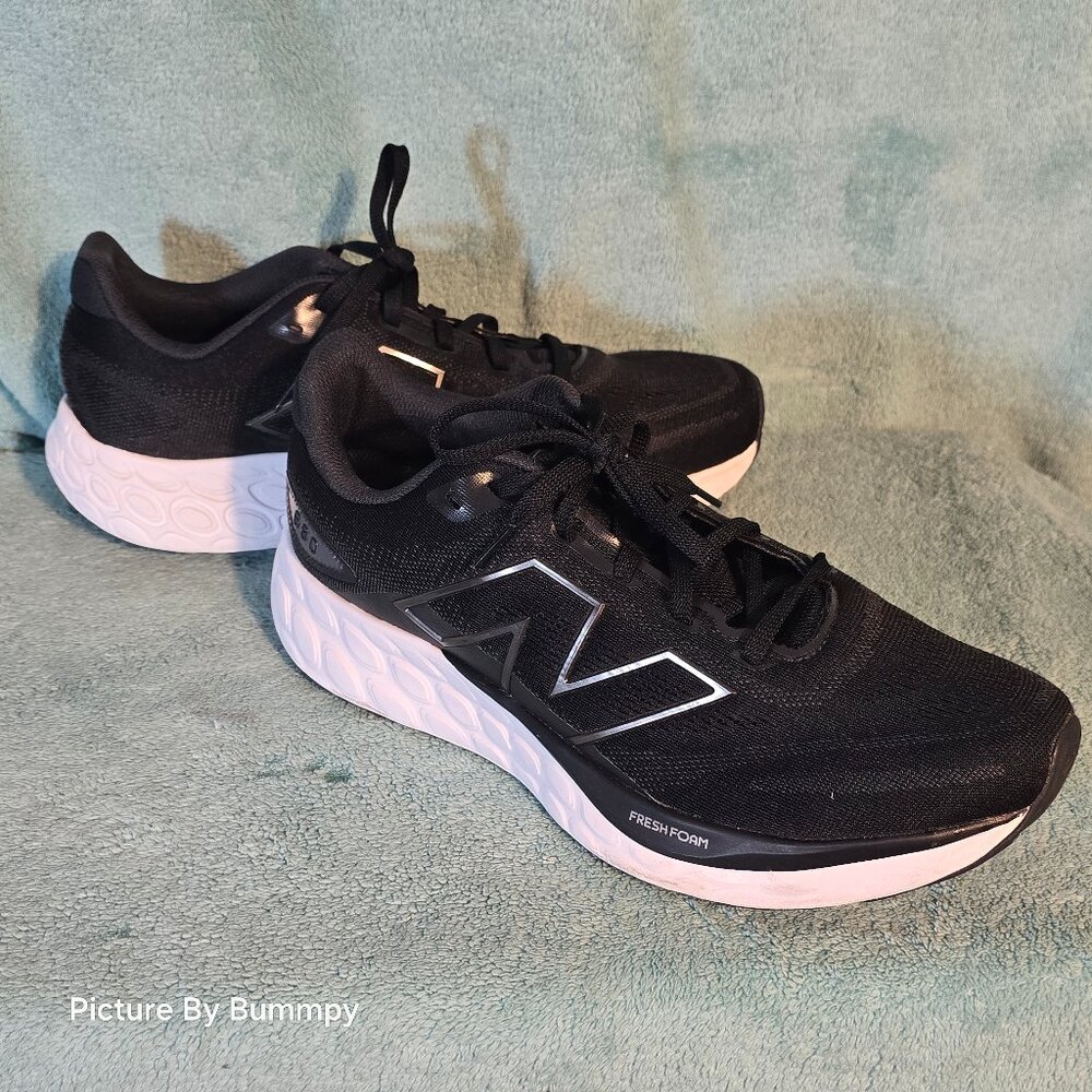 New Balance Fresh Foam 680 v8 running shoes. Size 11 Mens